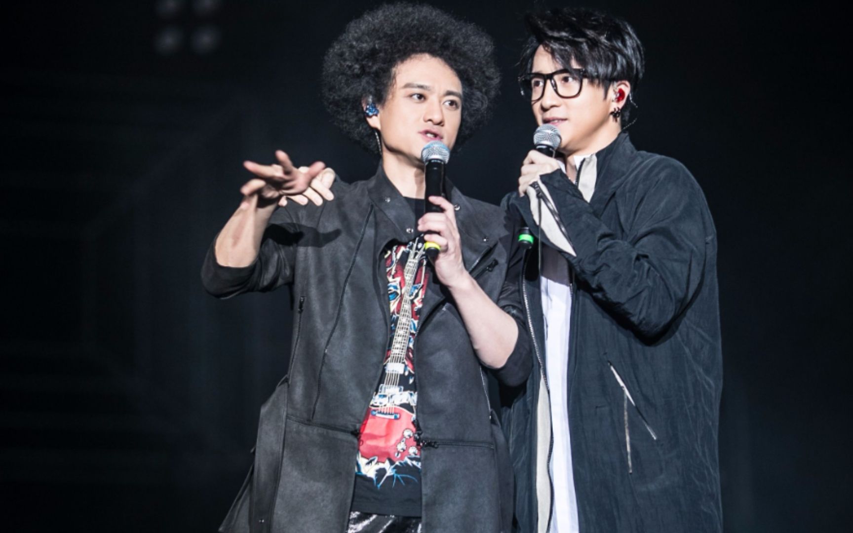 赵英俊被节目组反复炒作,薛之谦一言不发,强忍眼泪手都在发抖