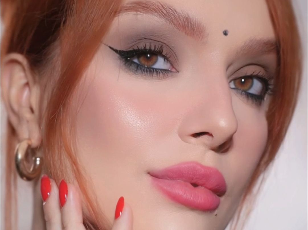 海玛国际传媒|海外美妆博主挑战印度风格妆容!