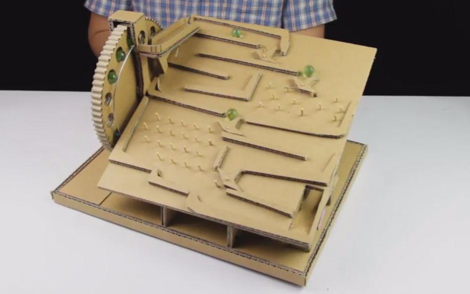 【diy纸板】制作手动的跑弹珠机