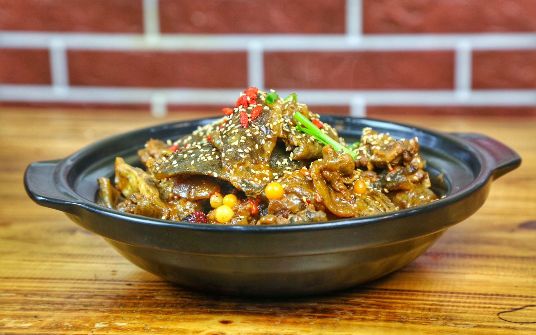 烧甲鱼要不要焯水?大厨的这波操作稳了,肉糯味美,巴适得板_哔哩哔哩_b