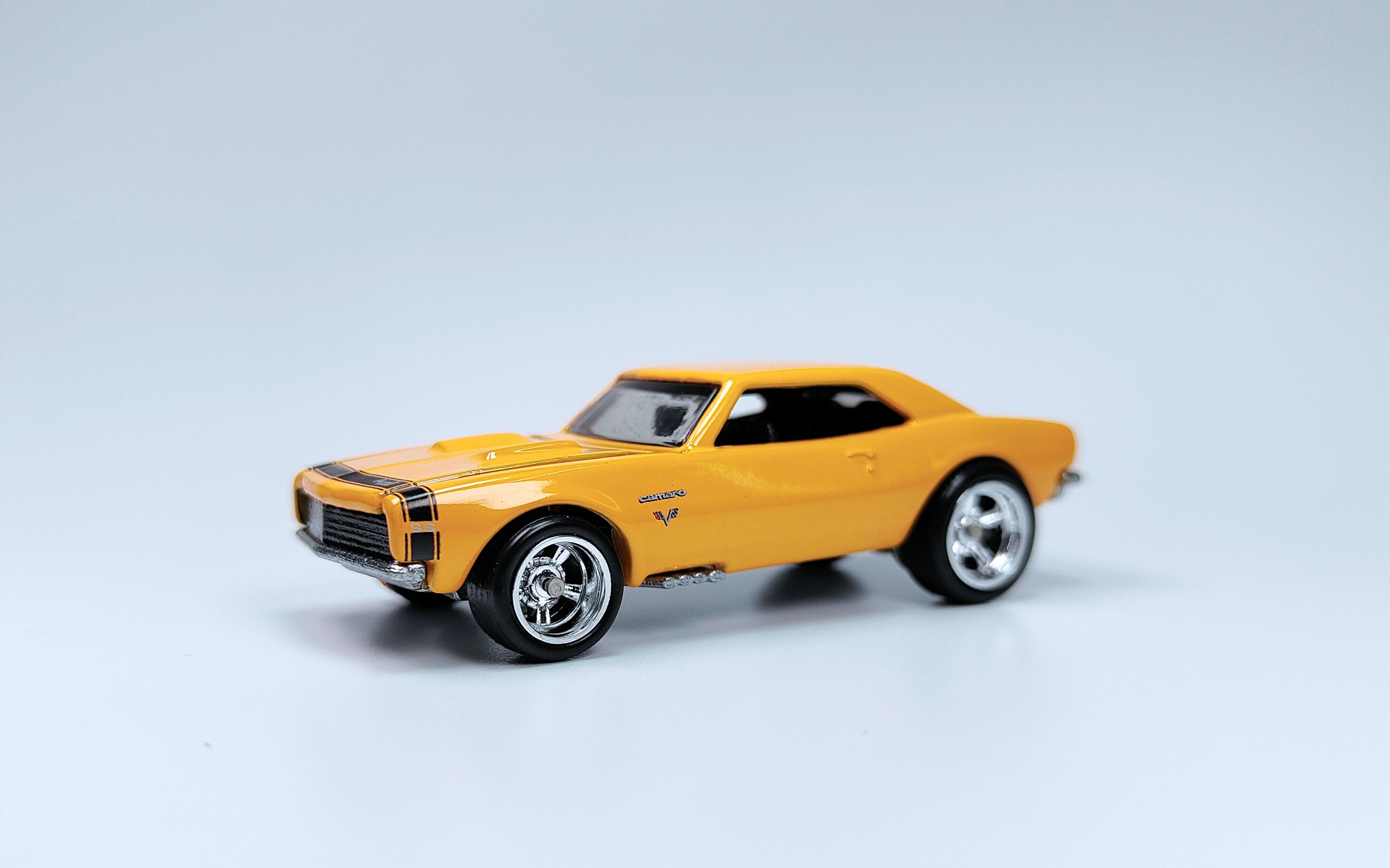 一分钟玩具开盒-风火轮铁底胶胎1/4英里赛系列科迈罗chevrolet camaro