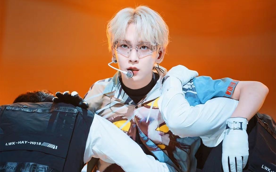 【shinee】金起范key badlove mini1辑拆专 a/b/c版_哔哩哔哩_bili