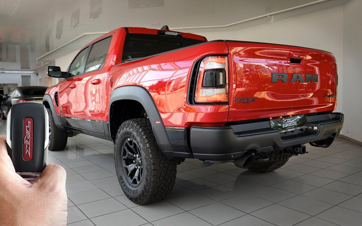 外媒实拍2021款道奇dodgeram1500trx711hp详细展示