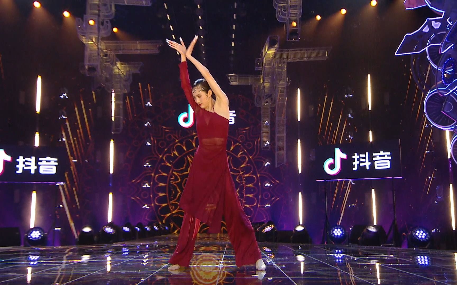 蒙面舞王s3ep4拽姐隋俊波傣族舞纯享版