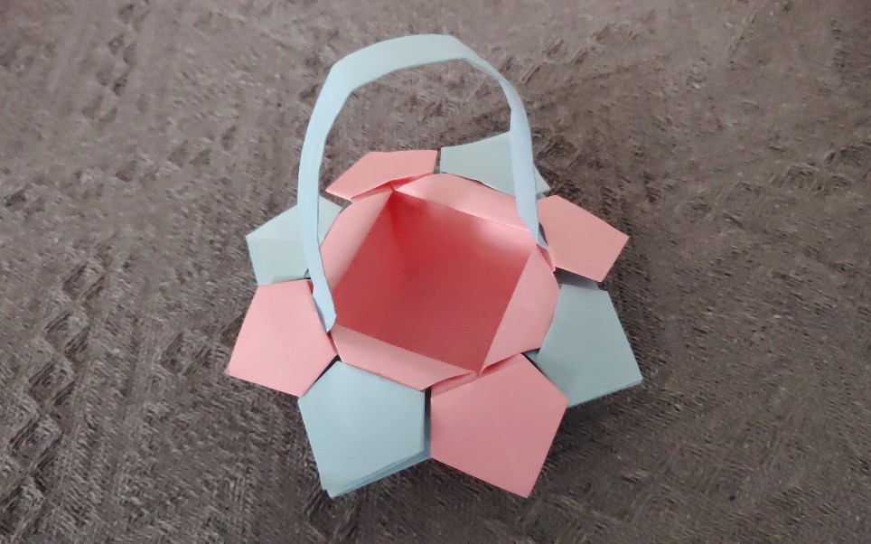【折纸教程】记忆中的折纸小花篮,简单又好看,快看试试看!