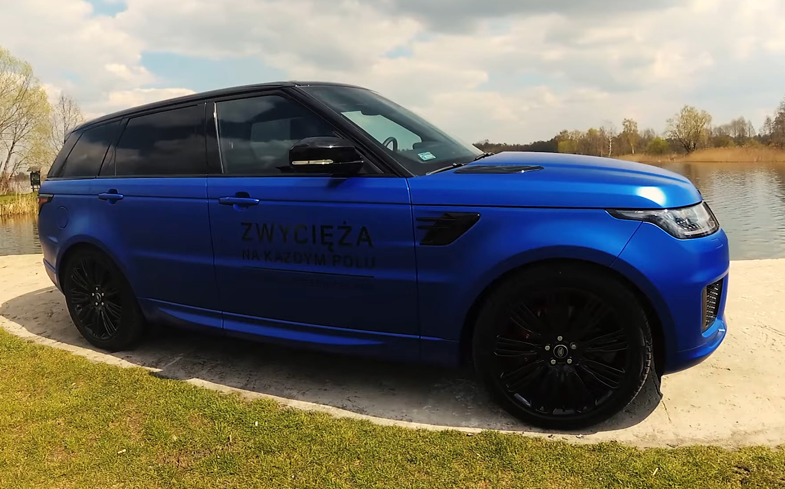 【mzm tv】驾驶视角 路虎揽胜运动svr p525 hse 速度蓝 2022款