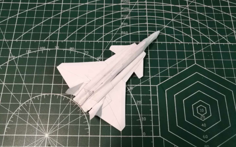 纸飞机歼20折法图片
