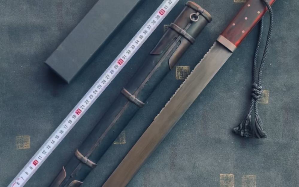 清前锋左翼营顺刀流水纹花纹钢夹钢小叶紫檀柄木胎包皮鞘黄铜装具