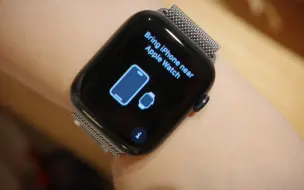 Скачать видео: 【开箱Vlog】成年人的第一块小天才 Apple Watch S9 45mm午夜色配银色米兰尼斯表带