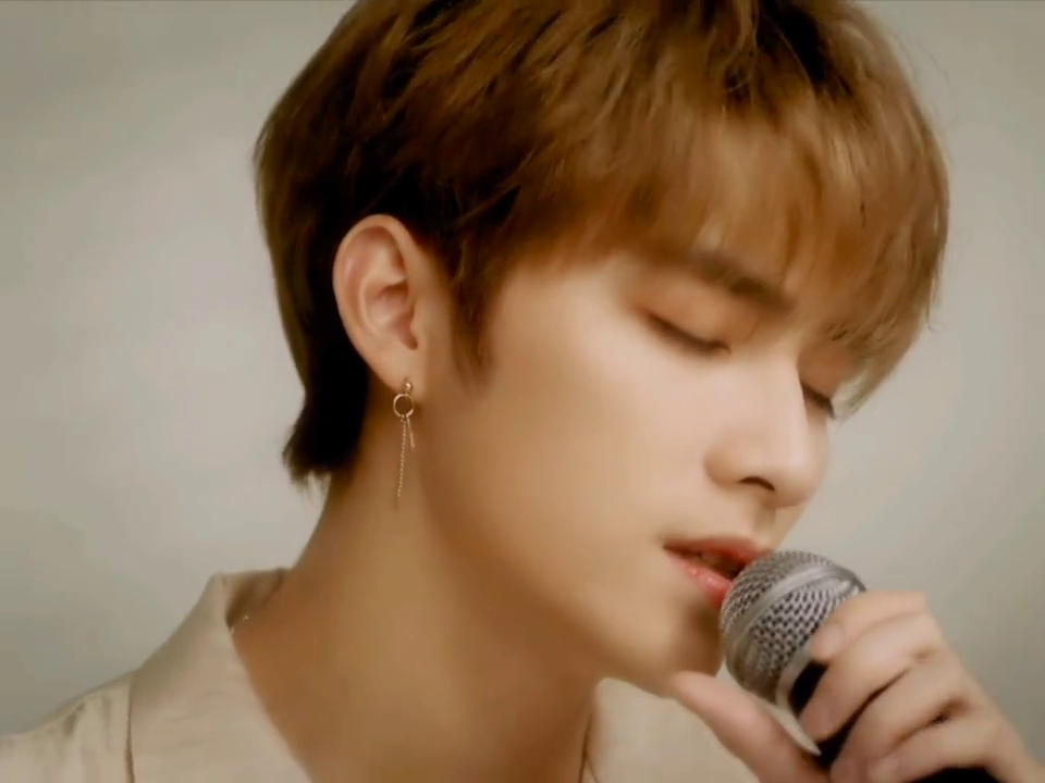 nctwayv威神v肖俊肖德俊生日快乐呀德俊会一直都听你唱歌