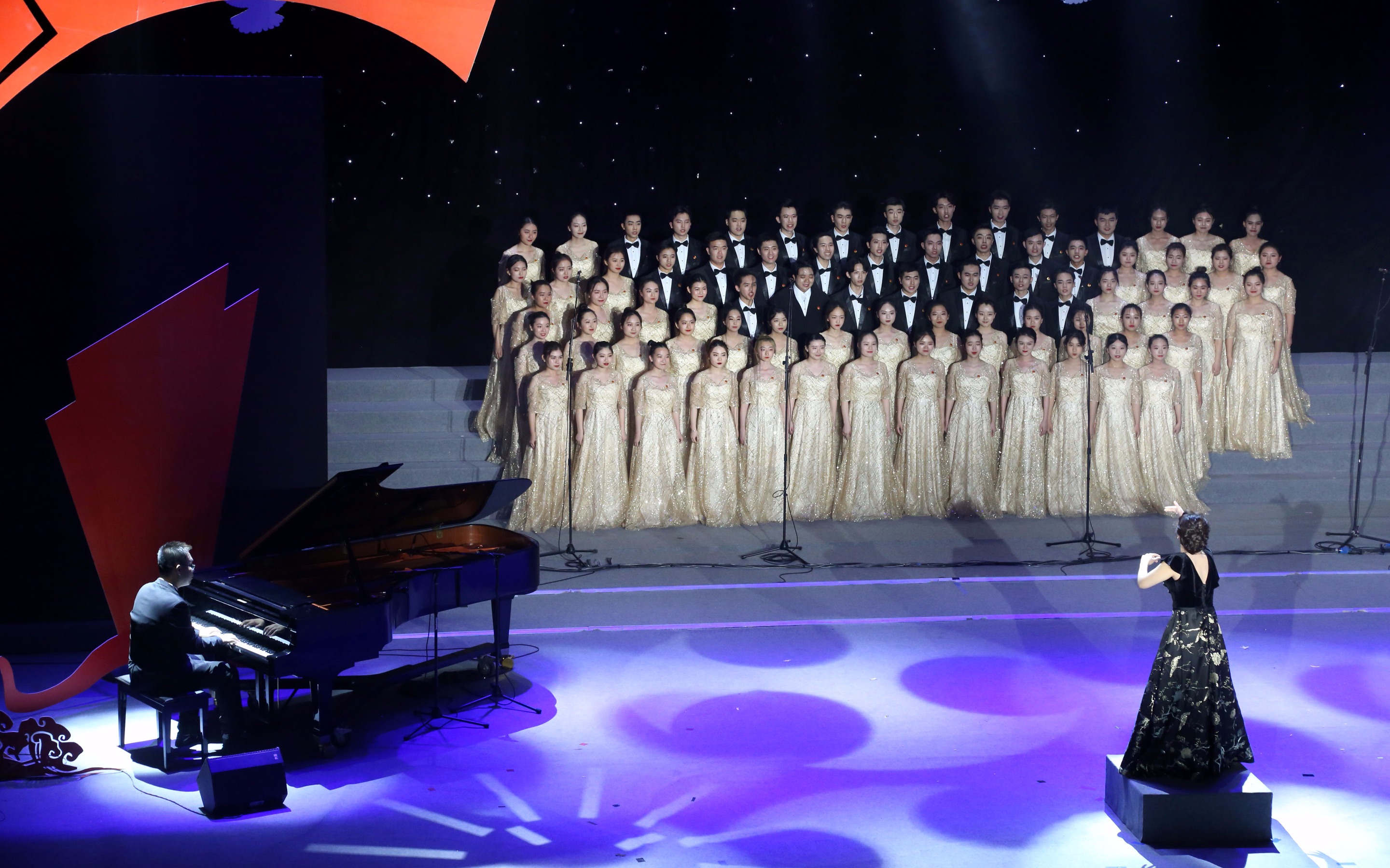 《迎风飘扬的旗 再一次出发》中国传媒大学信通学院学生合唱团