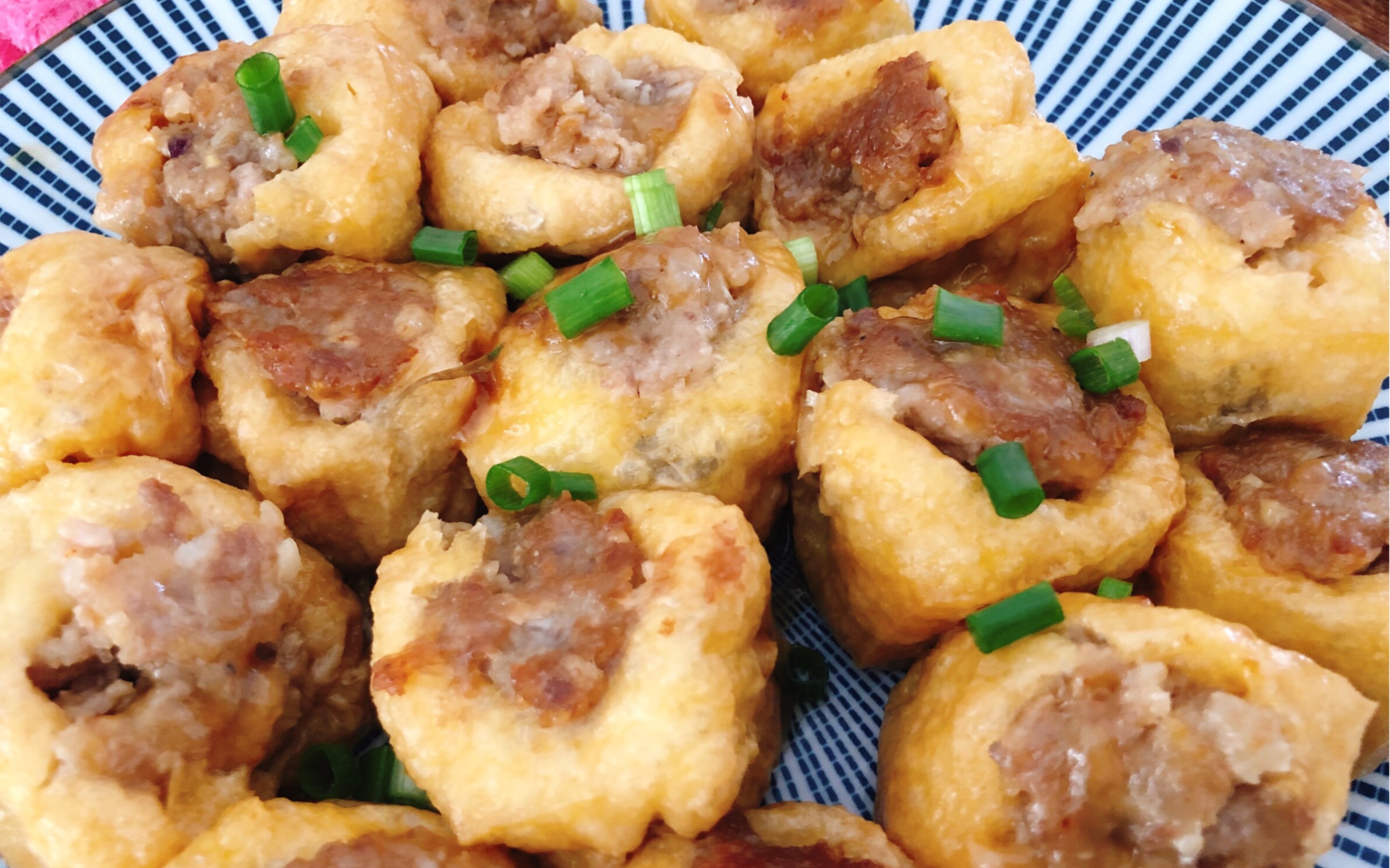 客家酿油豆腐,外酥里嫩,做法简单,吃过一次就爱上_哔哩哔哩 (゜-゜)つ