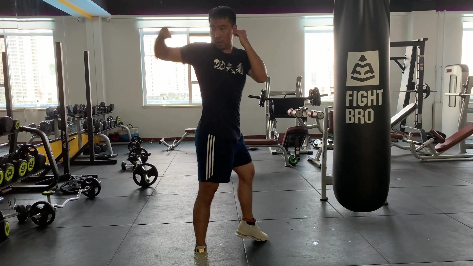 前手摆拳该如何正确的使用,以及如何训练,看完就知道