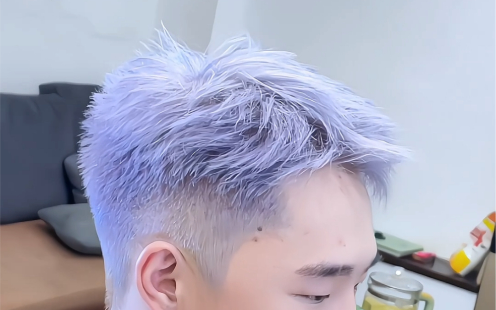 蓝灰色头发男青灰色图片