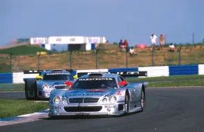 Download Video: 【巅峰极速】—简评请看简介— 奔驰 CLK GTR straßenversion '98 0阶试跑 