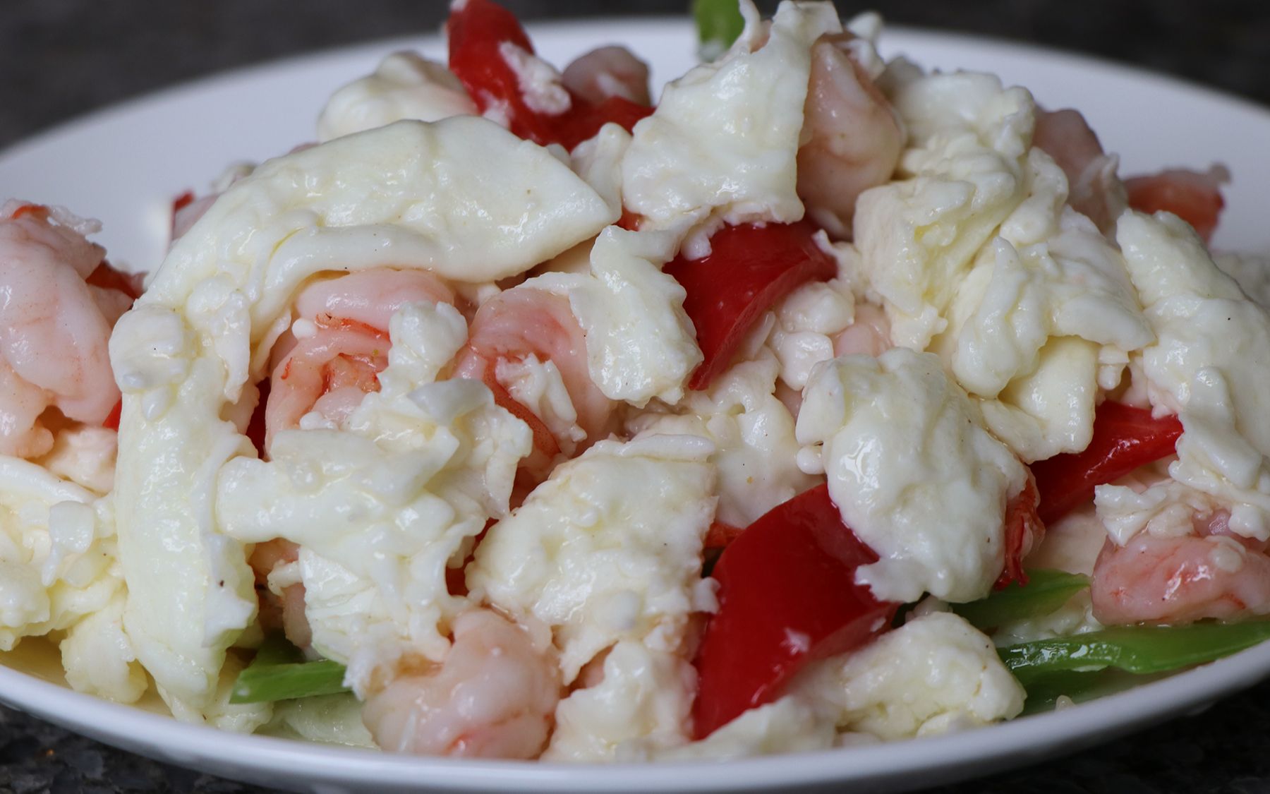 芙蓉炒鸡蛋想做好并不难,跟着视频做,虾仁脆嫩鲜香鸡蛋入口即化