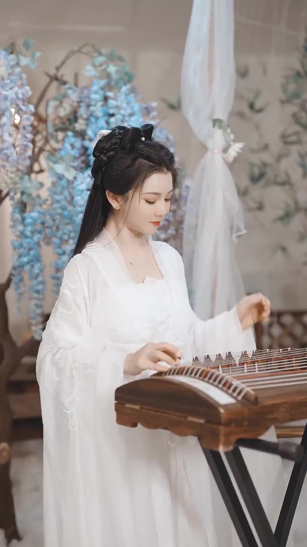 短暂的相识是幸运还是悲哀神话情话古筝汉服小姐姐一直dou在你