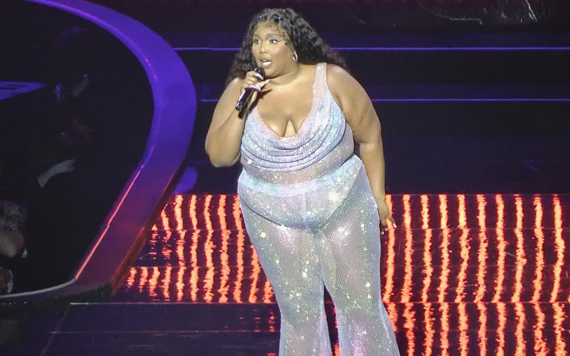 [图]【Lizzo】丽珠女士现场演唱《Good As Hell》，太好听了！