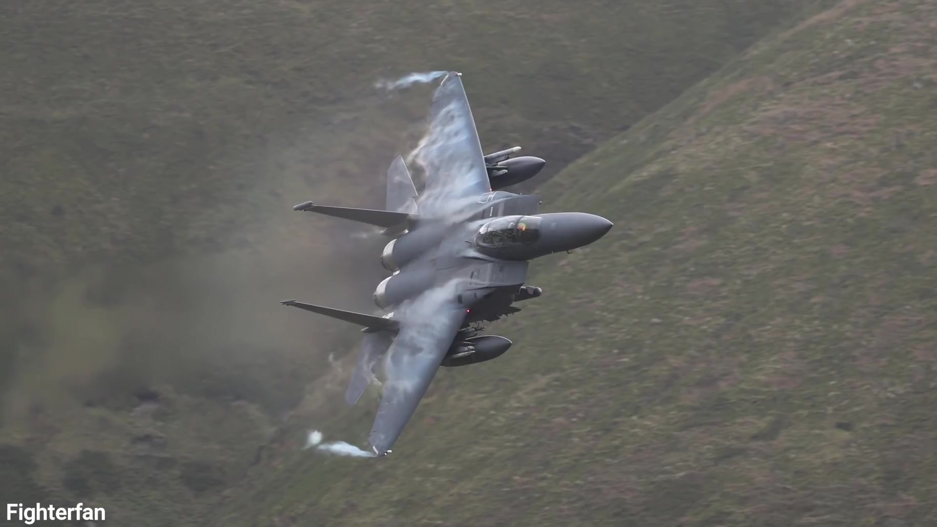 活动作品传闻f15战斗机少了半边翅膀还能能飞