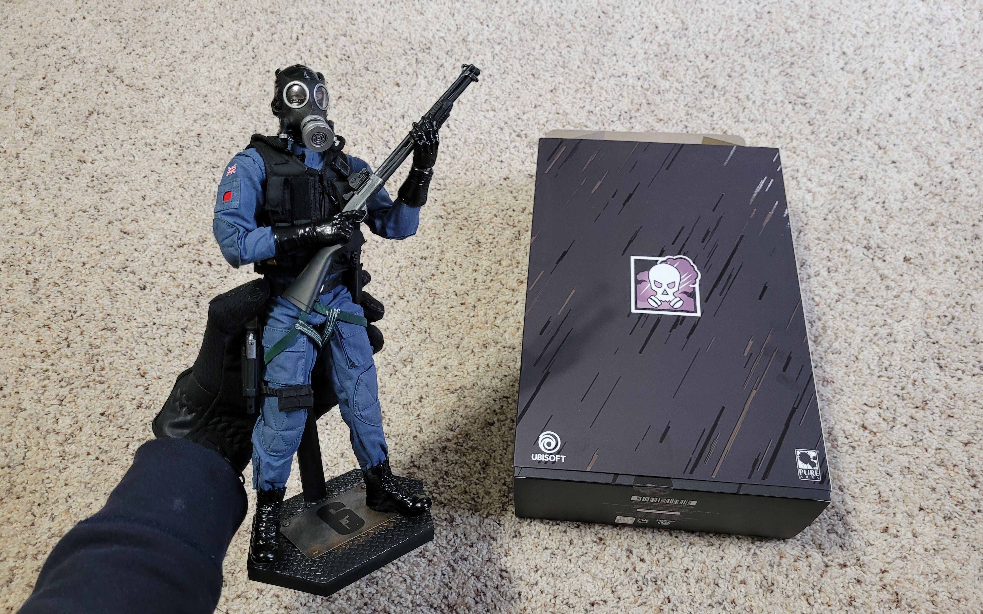 【开箱】彩虹六号smoke 1/6兵人开箱分享 - purearts x 育碧