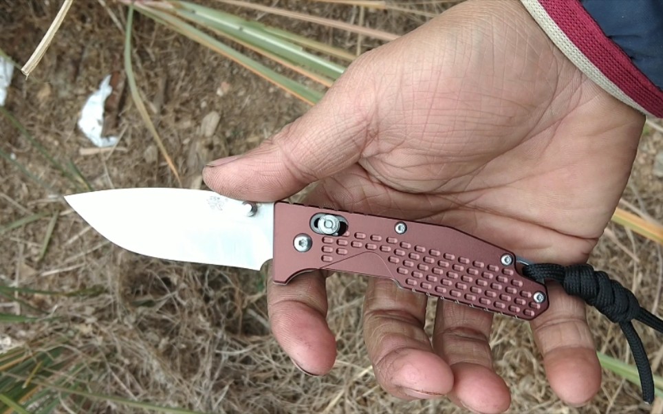 三刃木7063很精致的小刀捡了个小便宜