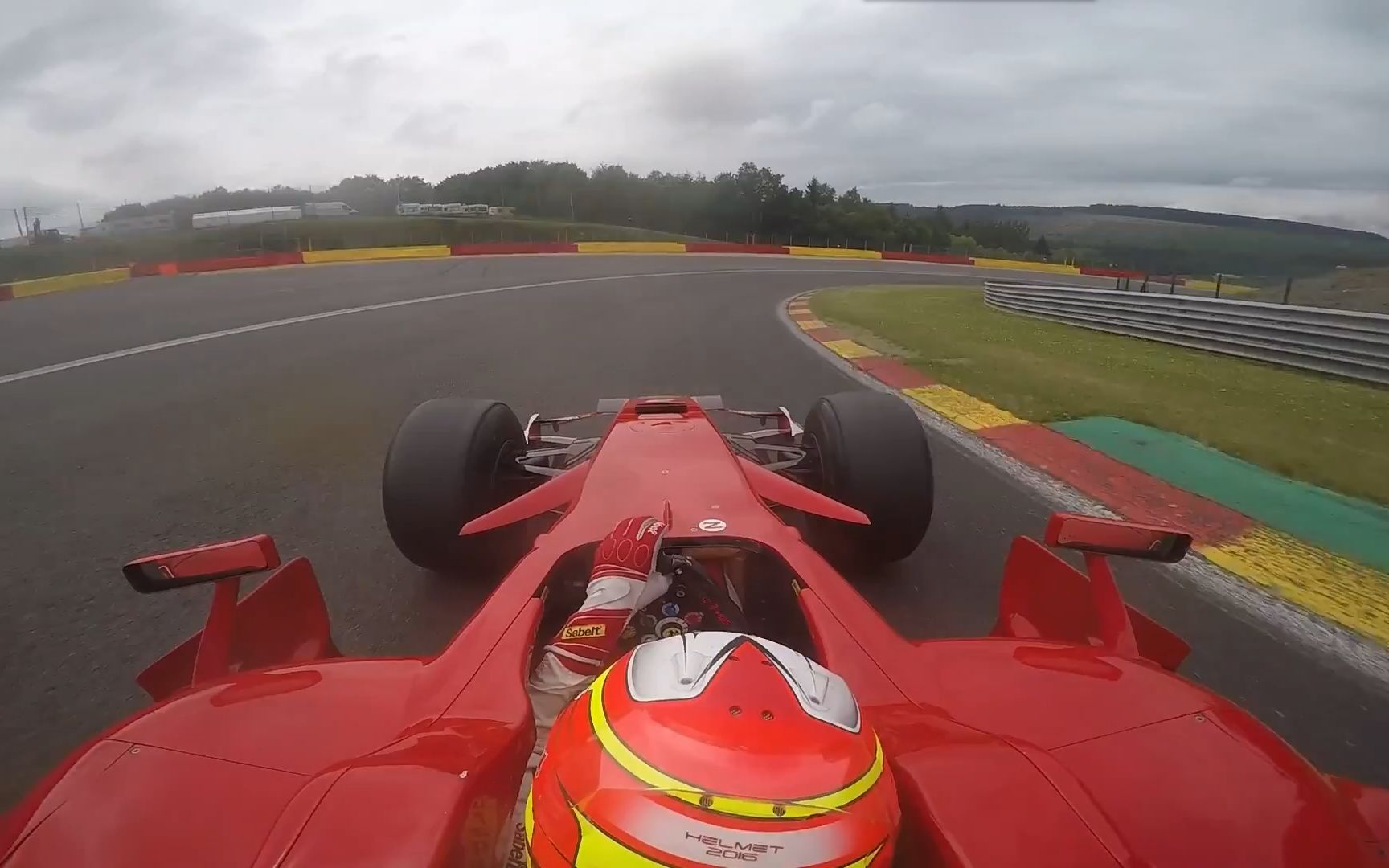 第一视角晴天试驾2008年法拉利f1赛车 斯帕 赛道