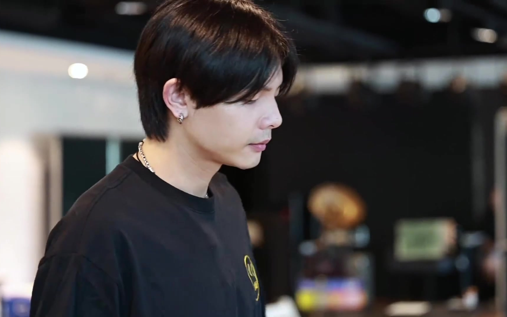 【叶麒圣】音乐剧《阴天》相关物料搬运 cut 汇总_哔哩哔哩_bilibili