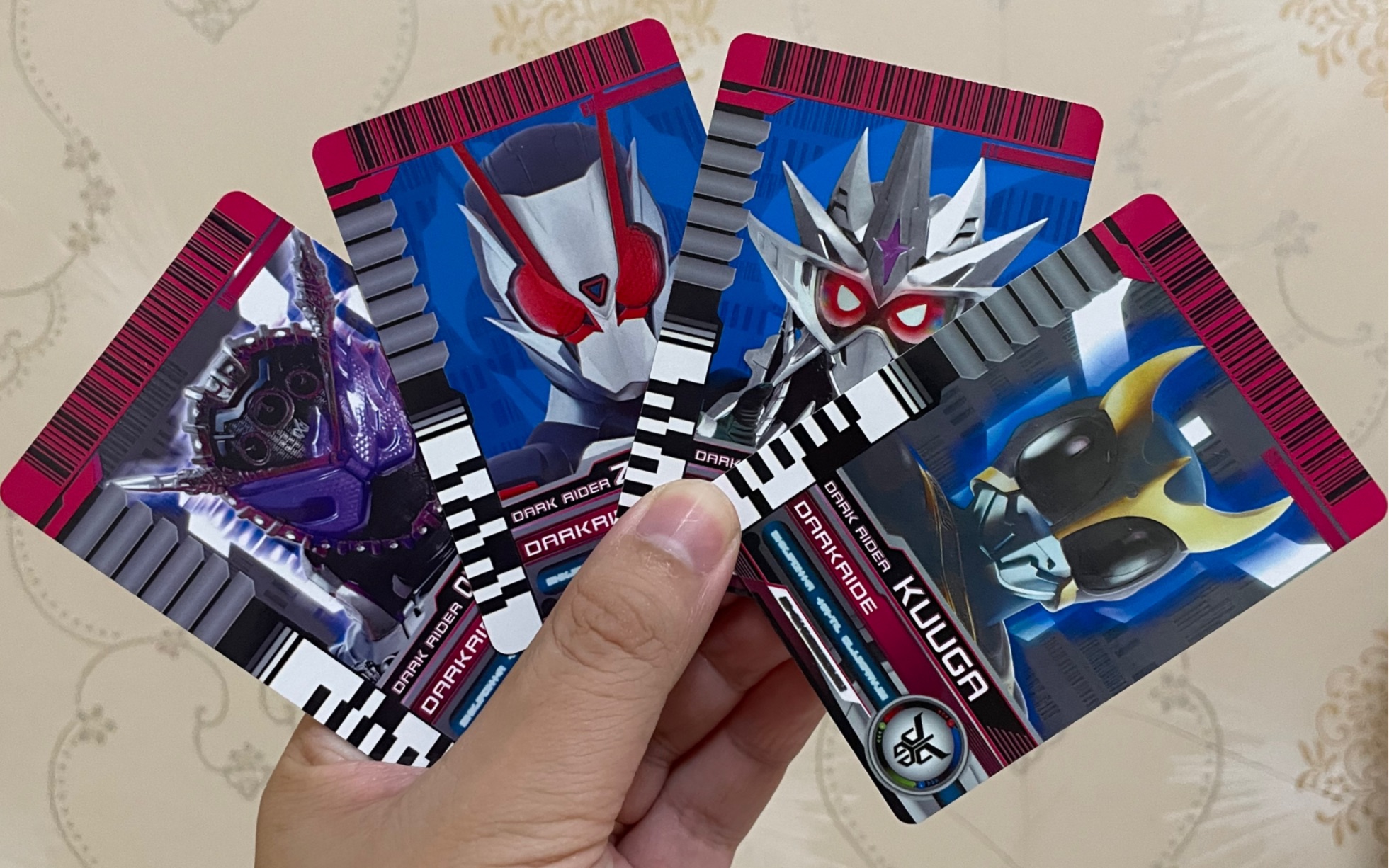 那些你没有见过的阴间骑士卡片(万能decade黑暗骑士卡片测试)_哔哩