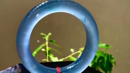 现货顶级蓝钢翡翠手镯,冰感,光感,刚性,透度都有,透出的蓝味和刚性让