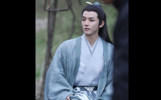 【琉璃【周峻纬】 翩翩君子如风若玉～古风男神系列一_哔哩哔哩 (゜