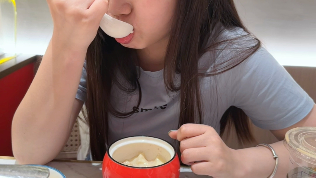 仙女喝露水