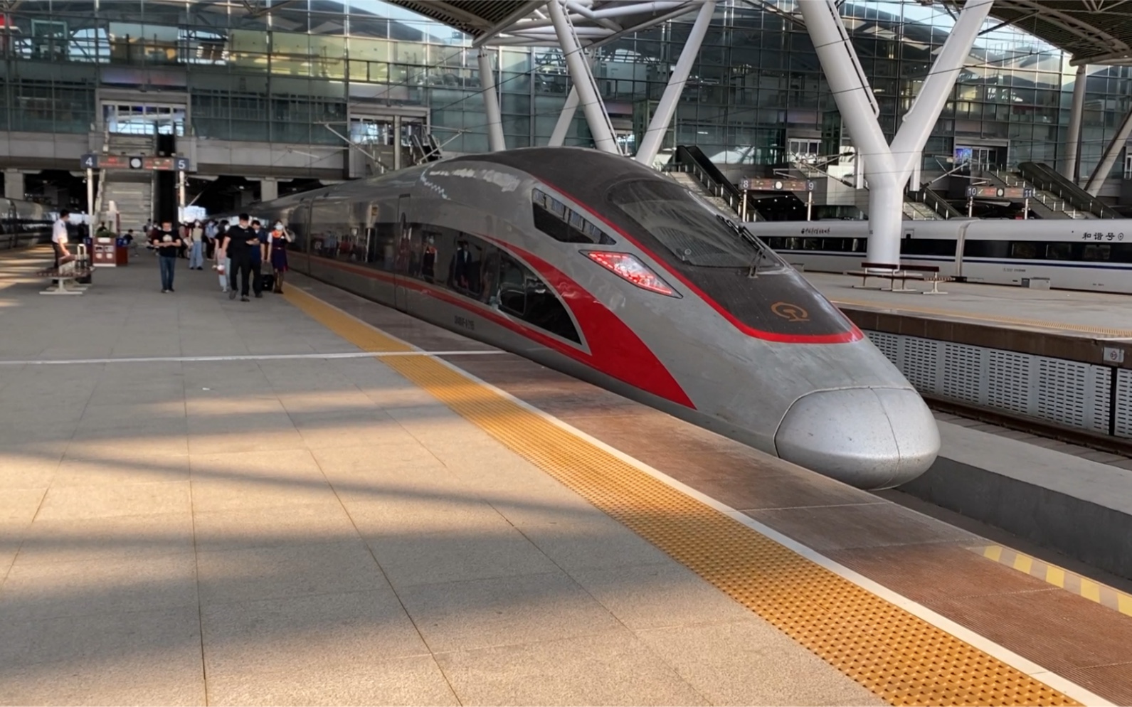 g73次列车到达广州南站