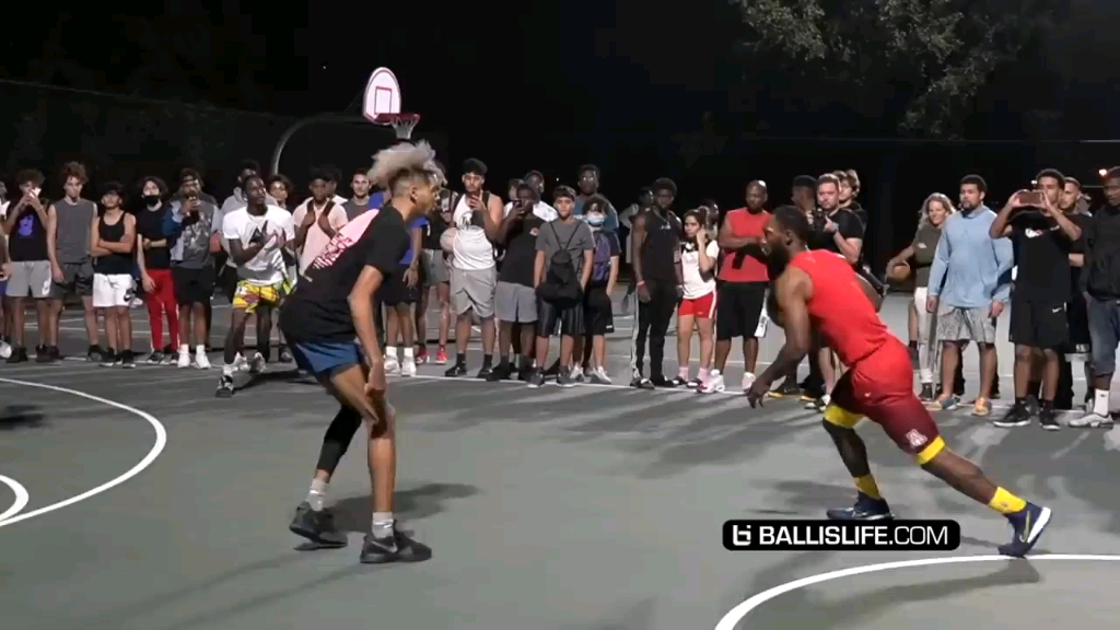 [图]【ballislife】NCAA球员突袭美国野球场，非常精彩