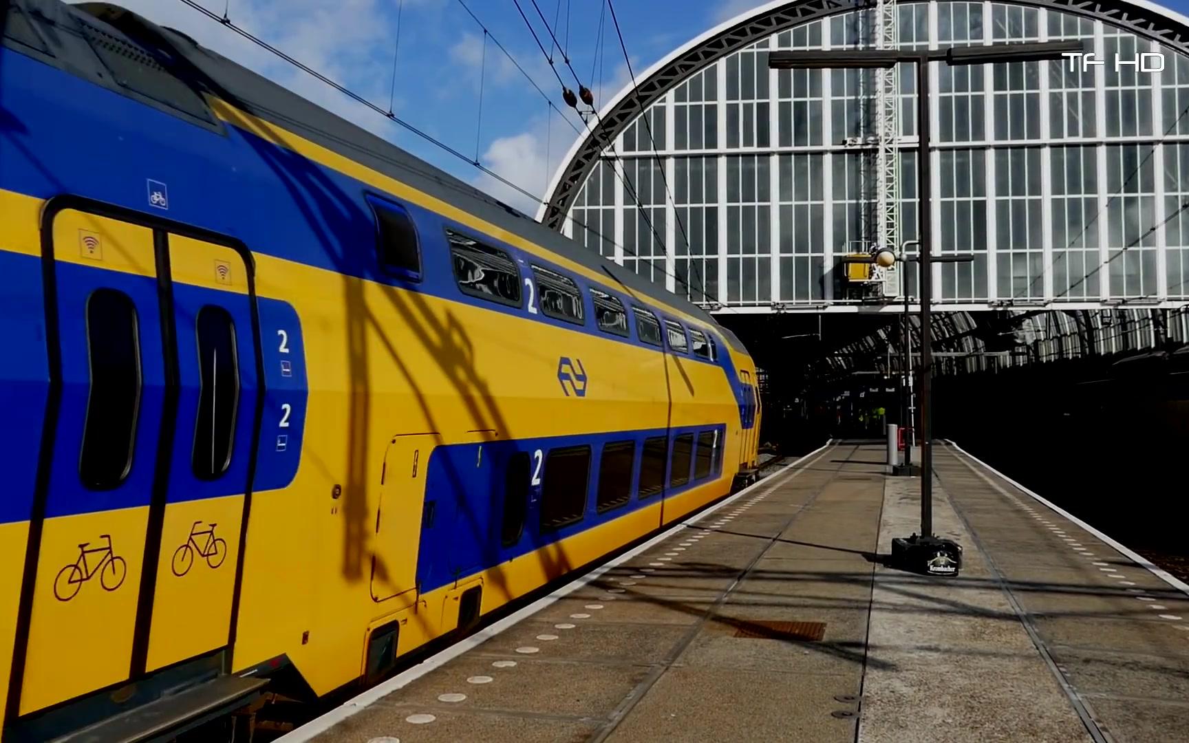 荷兰阿姆斯特丹中央车站实况录拍火车运营