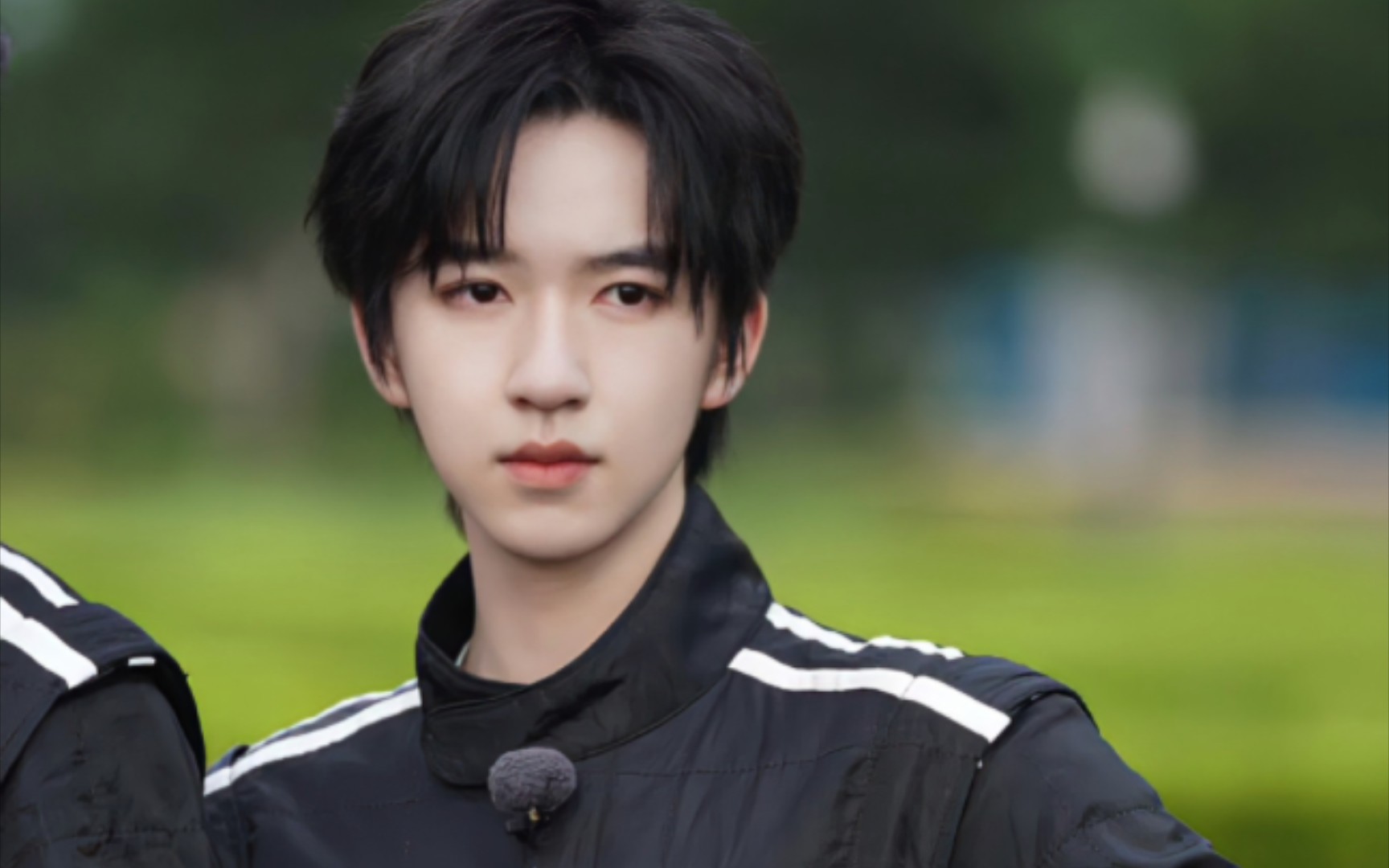 贺峻霖谁没有看过贺峻霖穿赛车服开卡丁车的样子我都会心疼的ok