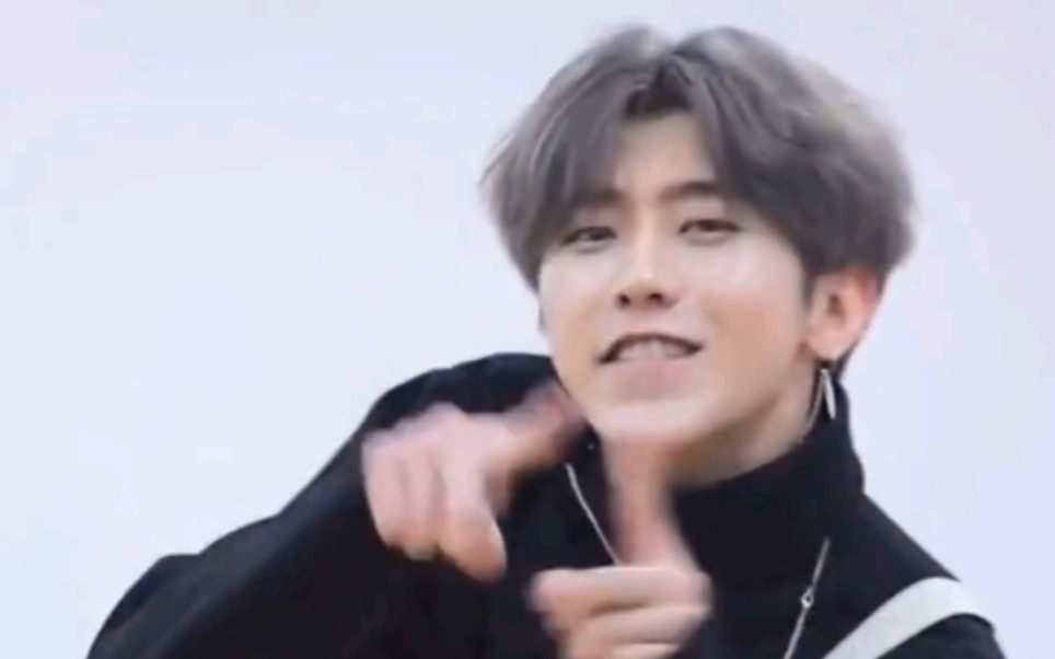 蔡徐坤高能混剪,小黑子勿进.