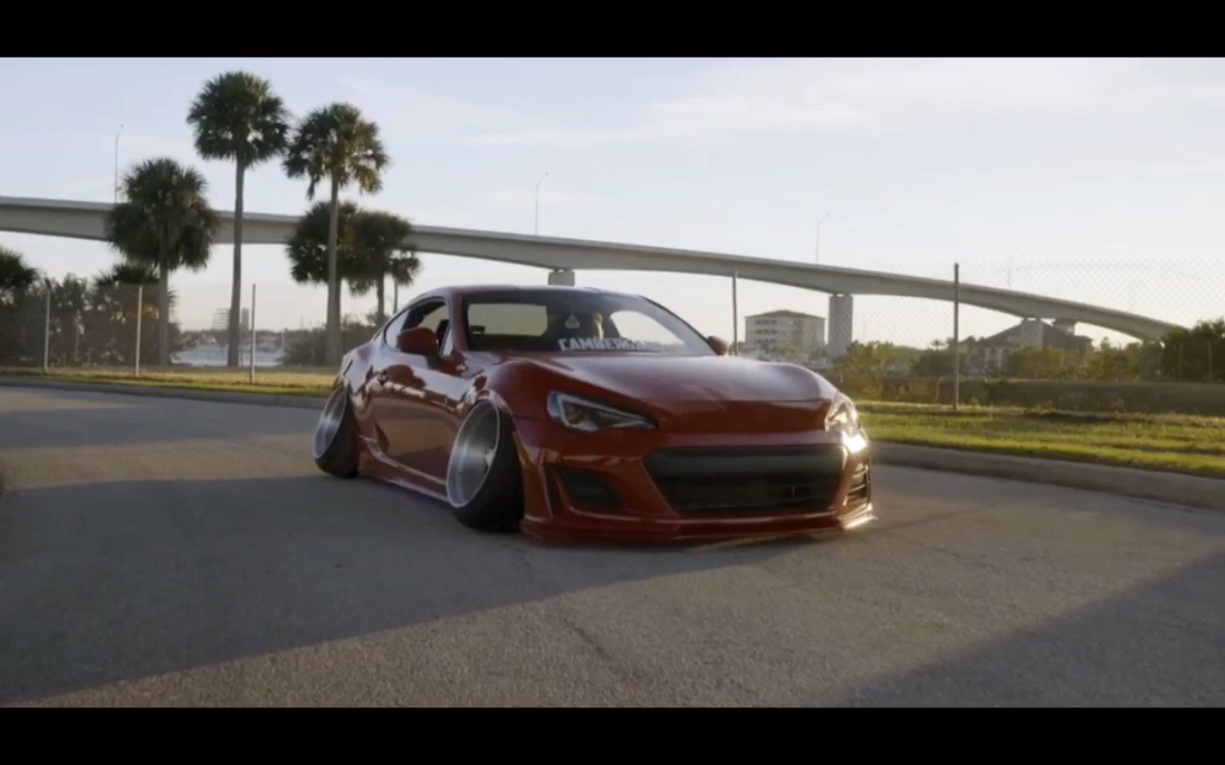 低趴丰田frs,这倾角,太酷了