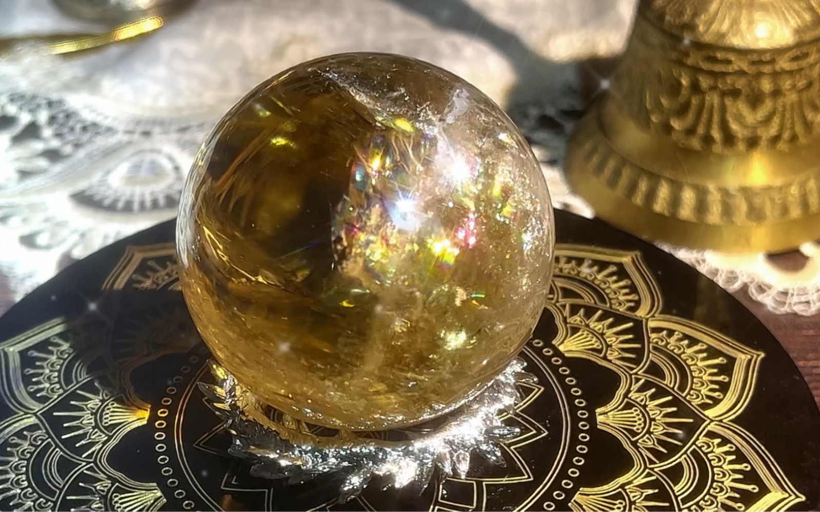 天然彩虹黄水晶球