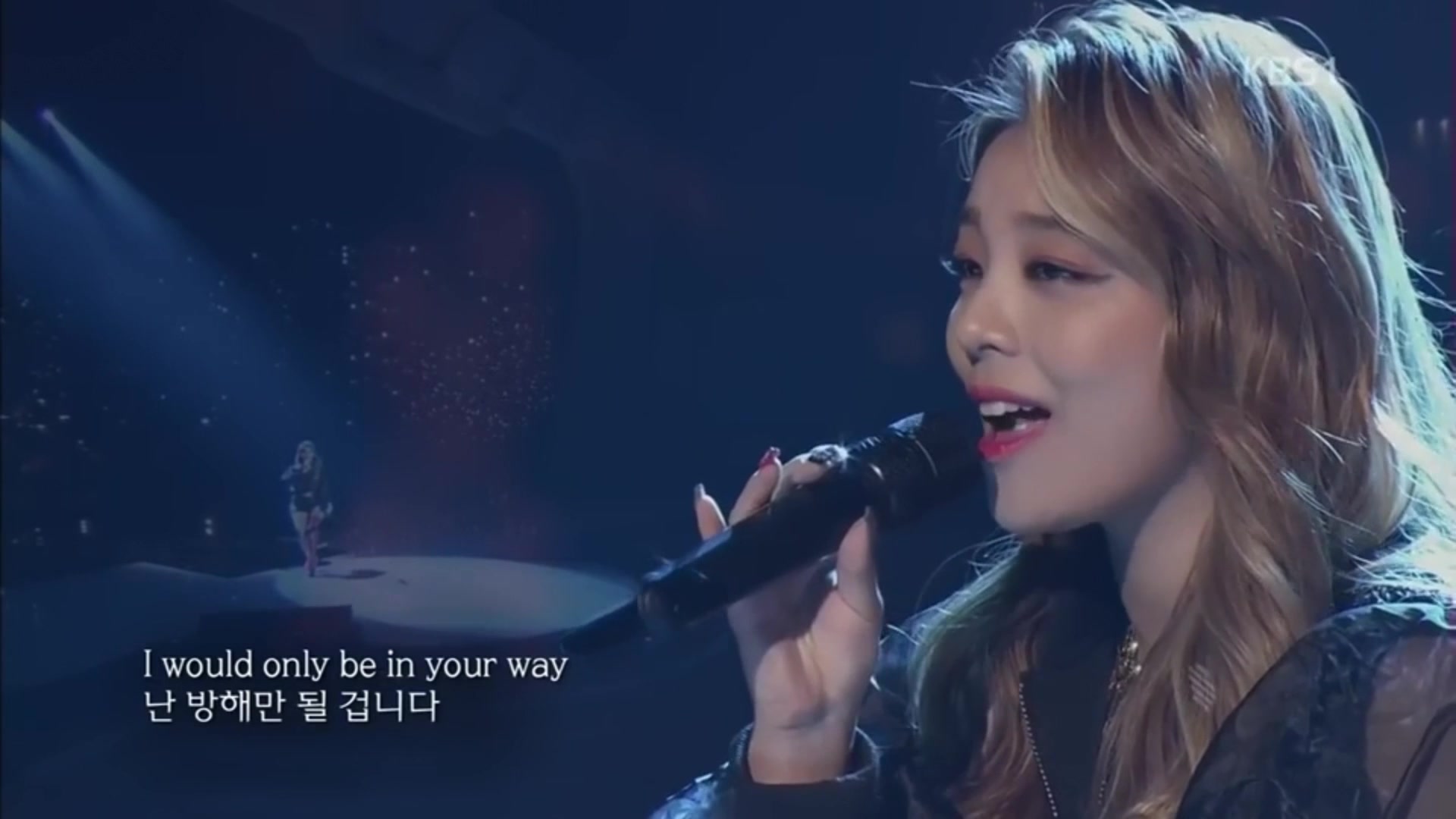 [图]Ailee竟然可以坐着唱I Will Always Love You(Cover Whitney Houston)KBS1现场