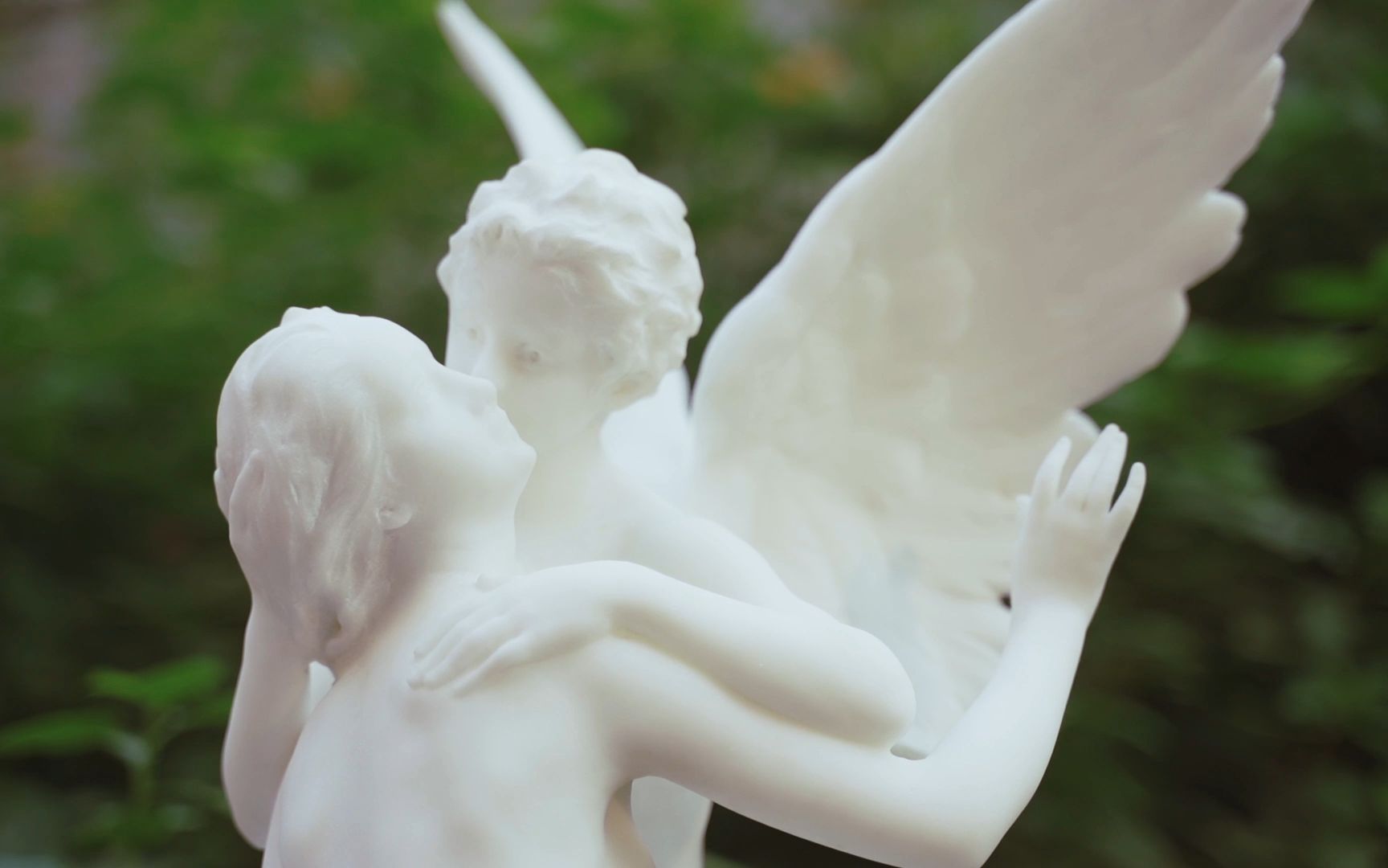 爱神之吻19世纪末法国出品卡拉拉大理石雕塑