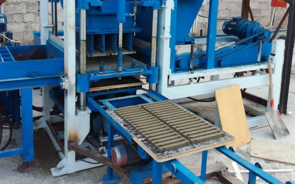 新一代液压水泥支撑垫块机器视频建筑混凝土钢筋预制内撑机设备