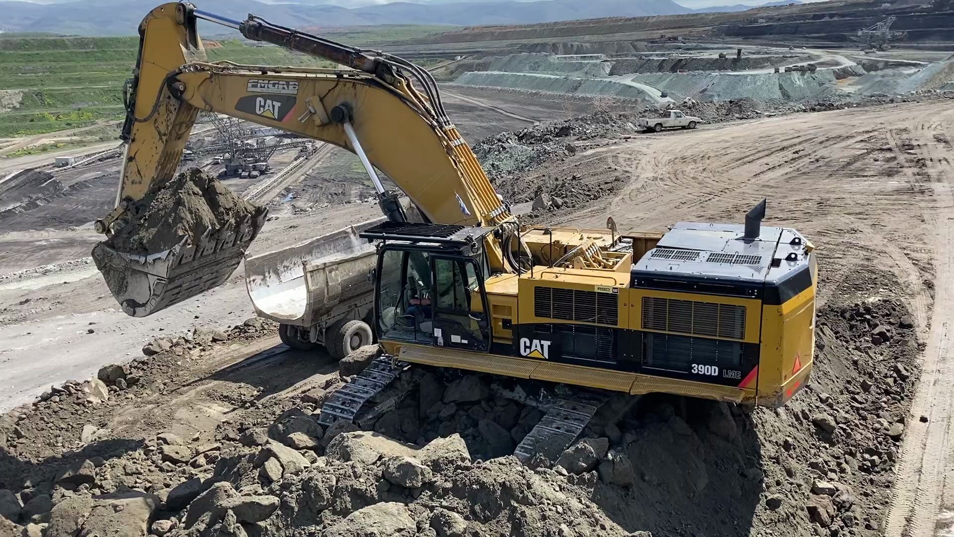 cat 390d 挖掘机