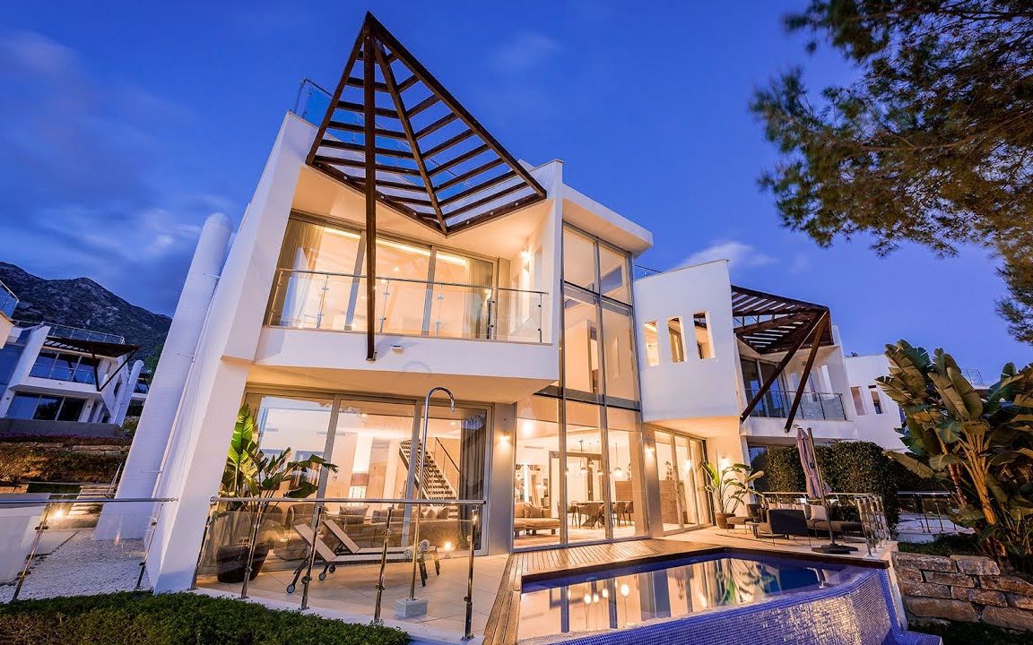 【豪宅赏析】西班牙马贝拉一座拥有独特外观设计的豪华当代别墅