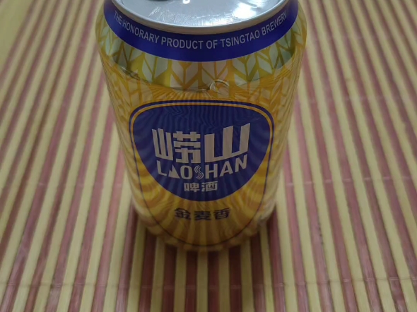 深夜,一个人,在买醉.