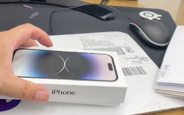 公司刚给我换了个Iphone 14 Pro,这待遇还行吧?哔哩哔哩bilibili