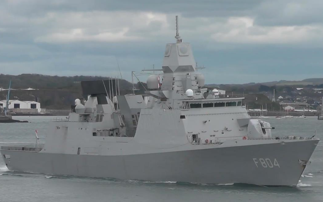 【荷兰皇家海军】七省级护卫舰"德赖特"号(f-804)驶入德文波特海军
