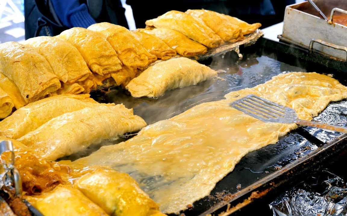 滚动的煎蛋卷紫菜包饭韩国街头美食