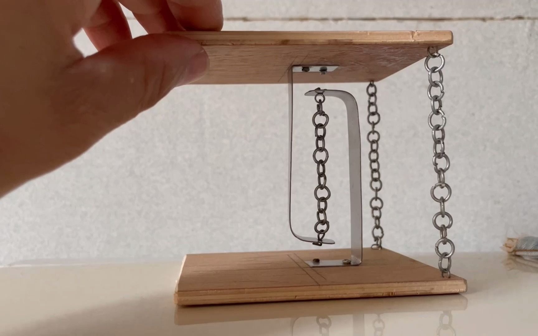 张拉整体结构,反直觉平衡台,感觉上缺少悬浮效果,改进中