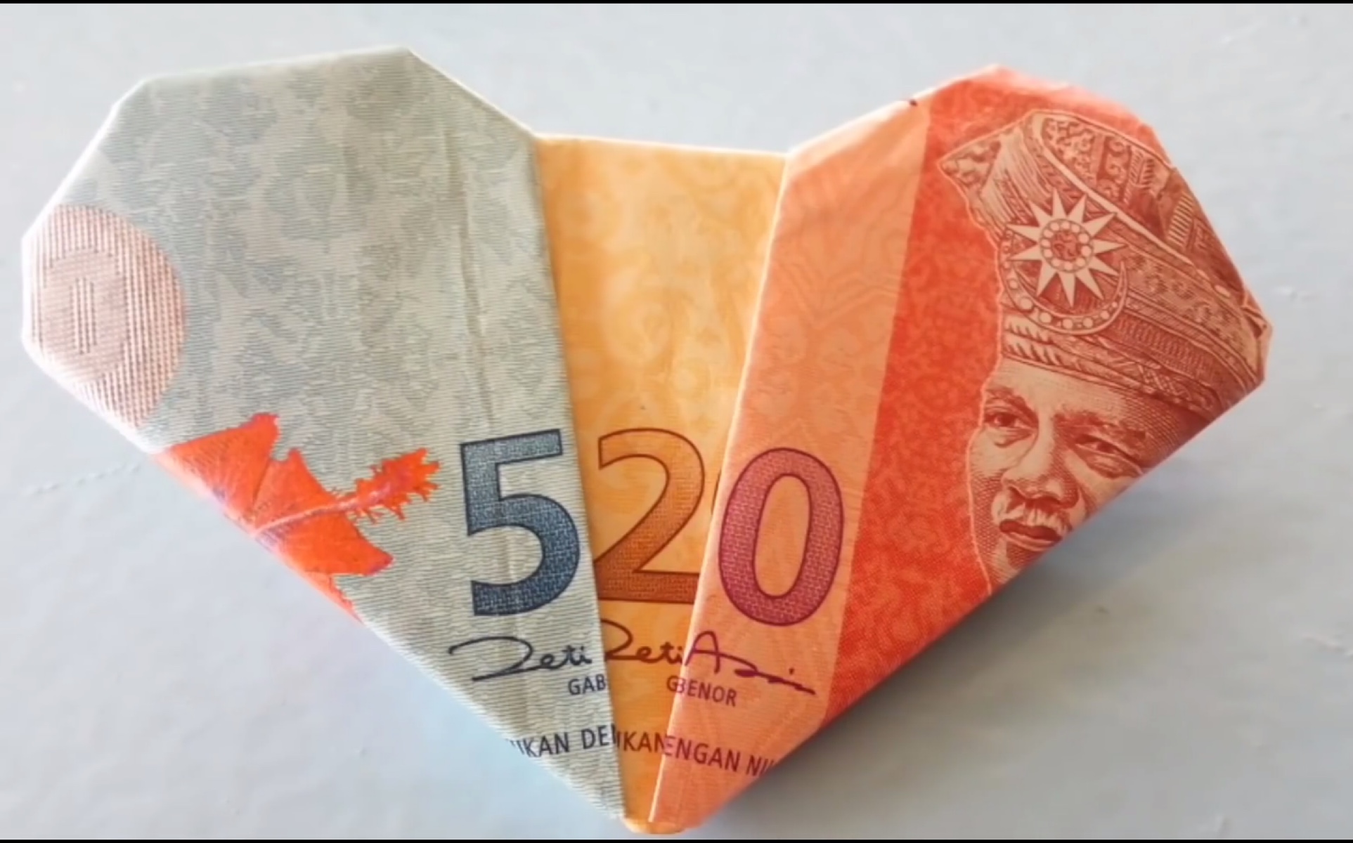 【手工教学】520爱心折纸钞票/ 情人节小浪漫!520礼物!