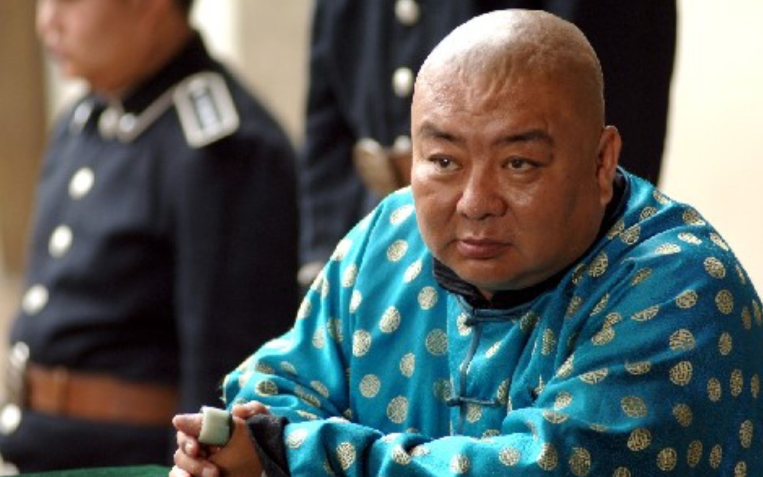 最穷时全身只剩一元钱从货车司机转行演员如今57岁成网红吃播